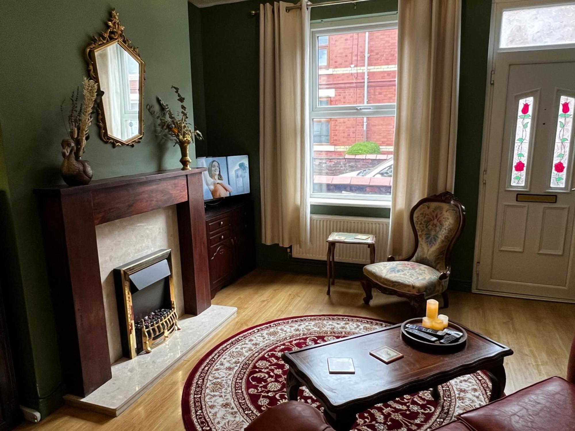 Robin'S Hollow: 2Bd Home Near Wrexham Afc 외부 사진