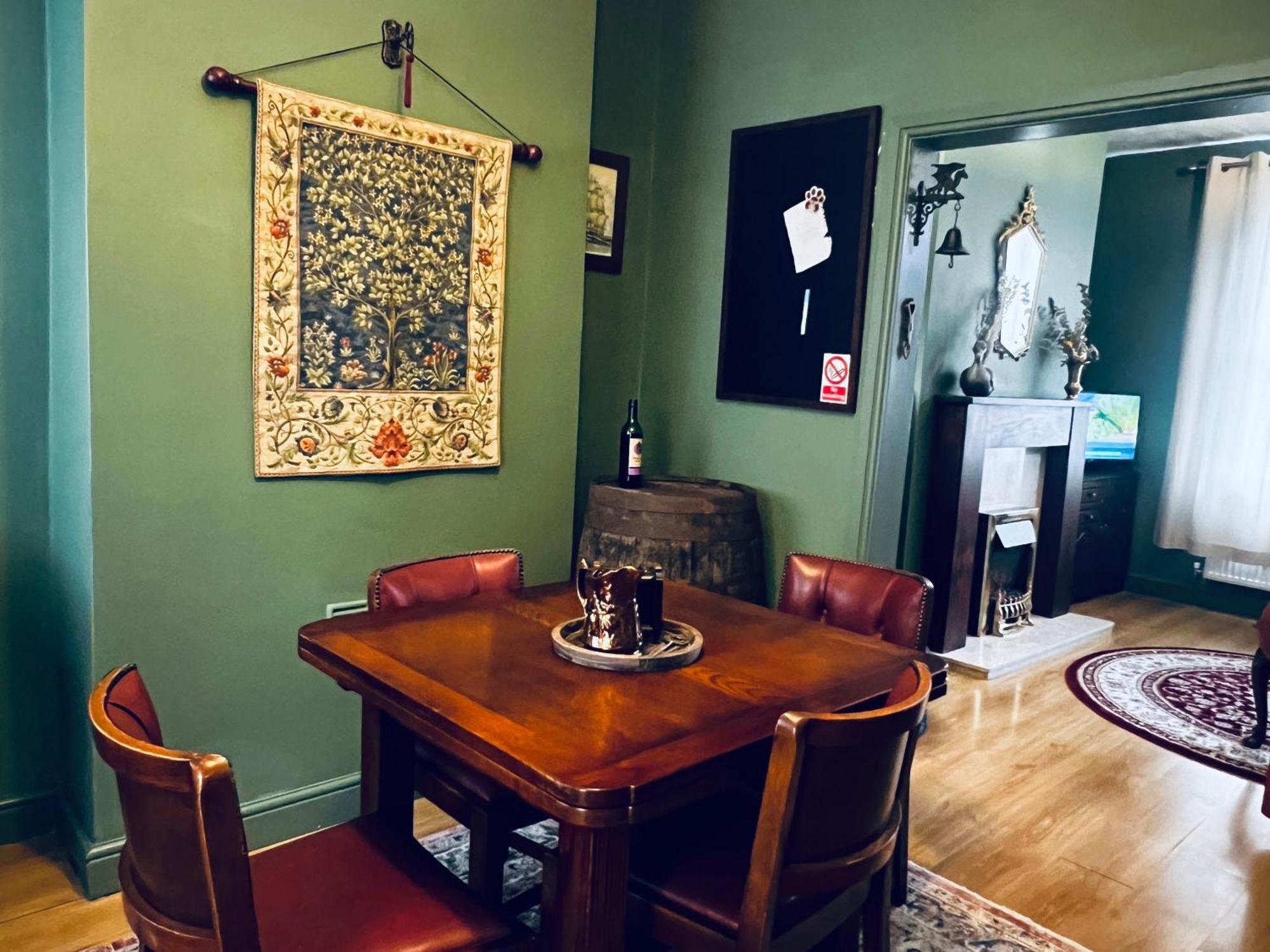 Robin'S Hollow: 2Bd Home Near Wrexham Afc 외부 사진